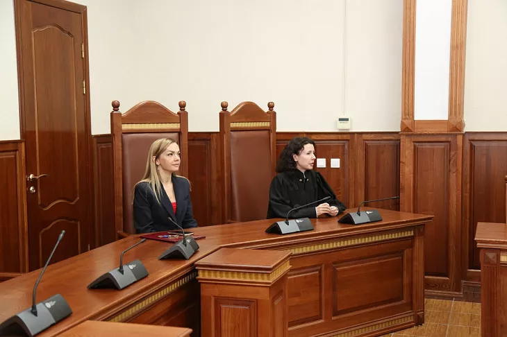 Открытый диалог: в Калининградском областном суде прошла экскурсия для будущих юристов |  1