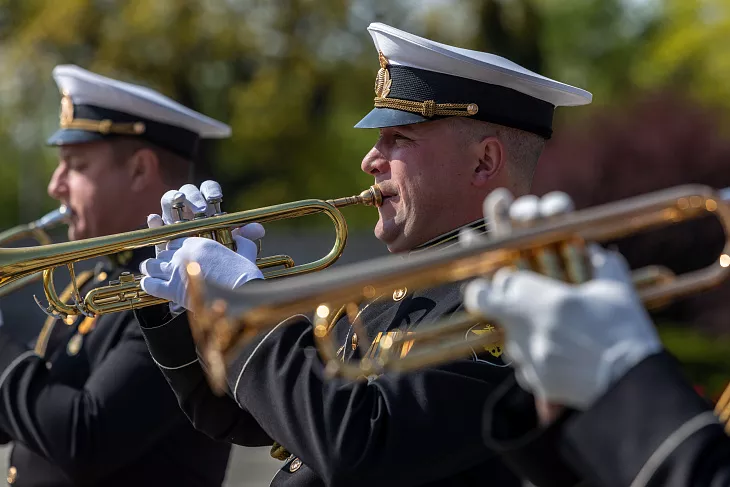 Студенты БФУ им.&nbsp;И.&nbsp;Канта возложили цветы к&nbsp;памятнику 1200 воинам-гвардейцам |  12