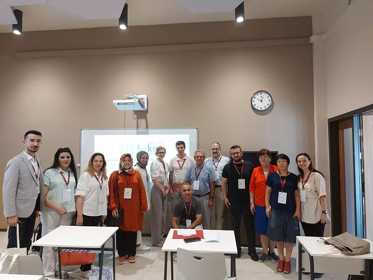 Сотрудница БФУ приняла участие в конференции по STEM-образованию в Университете Ибн Халдуна  |  1