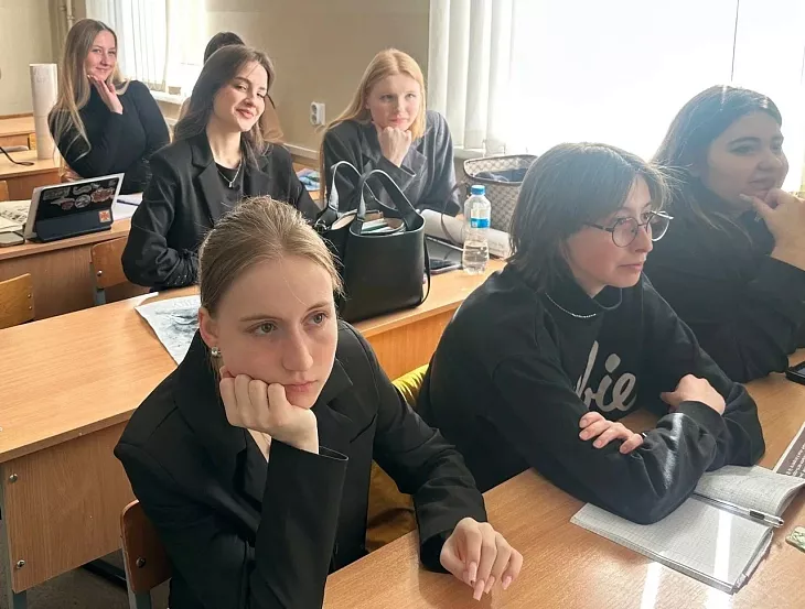 «Образование как&nbsp;вакцина»: в&nbsp;БФУ им.&nbsp;И.&nbsp;Канта студенты-художники превратили профилактику наркомании в&nbsp;искусство |  4