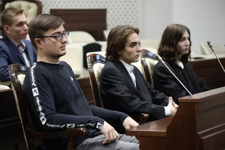 Студенты Высшей школы права посетили Законодательное собрание |  2