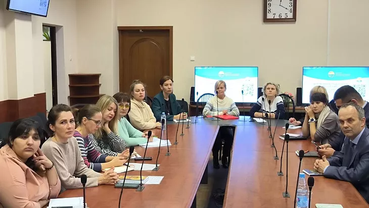 Госслужащие повышают квалификацию по вопросам укрепления гражданской идентичности на базе БФУ |  5