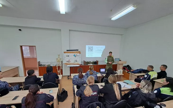 Полицейским рассказали об истории и современных реалиях СВО |  2