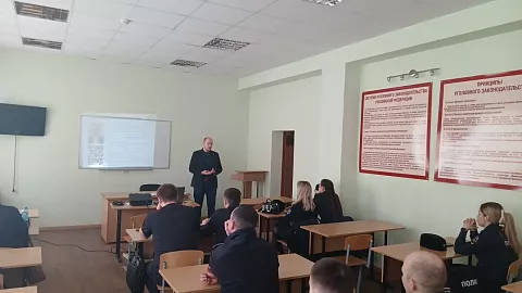 Полицейские из&nbsp;субъектов СЗФО приняли участие в&nbsp;«Открытом диалоге» с&nbsp;экспертом БФУ