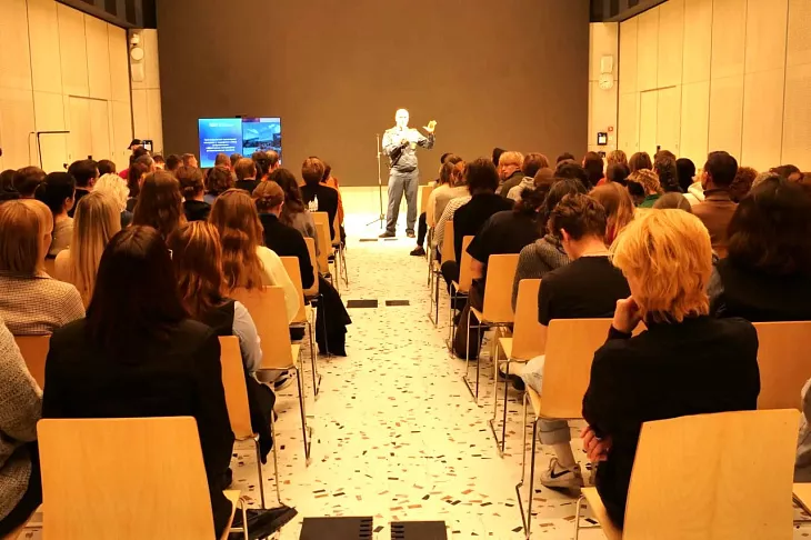 Манипуляции в&nbsp;сети: эксперт БФУ рассказал студентам и&nbsp;преподавателям РГИСИ, как&nbsp;защитить себя и&nbsp;близких |  1