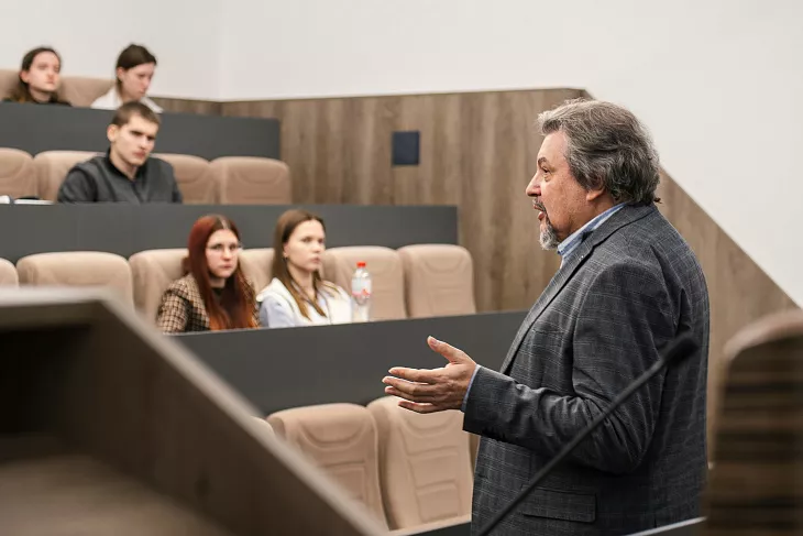 Счастье — это интерес к&nbsp;другим: в&nbsp;БФУ прошел показ фильмов Алексея Пищулина |  4