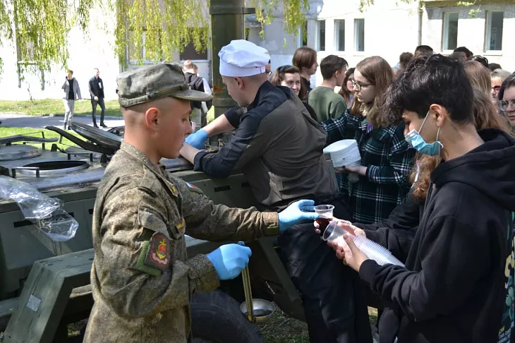 В Университетском колледже БФУ прошел комплекс торжественных мероприятий, посвященных Дню Великой Победы |  8