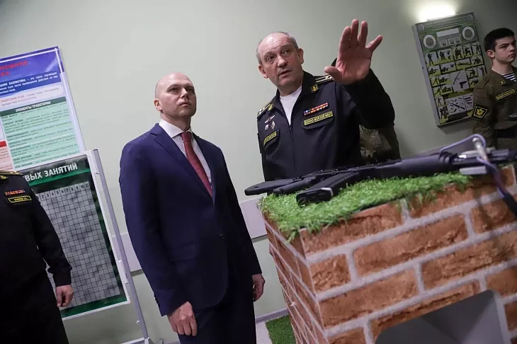 Будем развивать и дальше: губернатор Алексей Беспрозванных посетил Военный учебный центр БФУ |  7