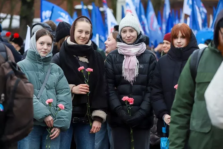 Студенты и&nbsp;преподаватели БФУ им.&nbsp;И.&nbsp;Канта возложили цветы к&nbsp;мемориалу 1200 воинам-гвардейцам |  5