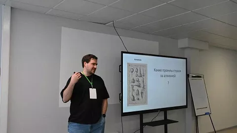 «ScienceMic-2025»: в БФУ им. И. Канта школьники защитили более 45 проектов в области физики, материаловедения и инженерии 