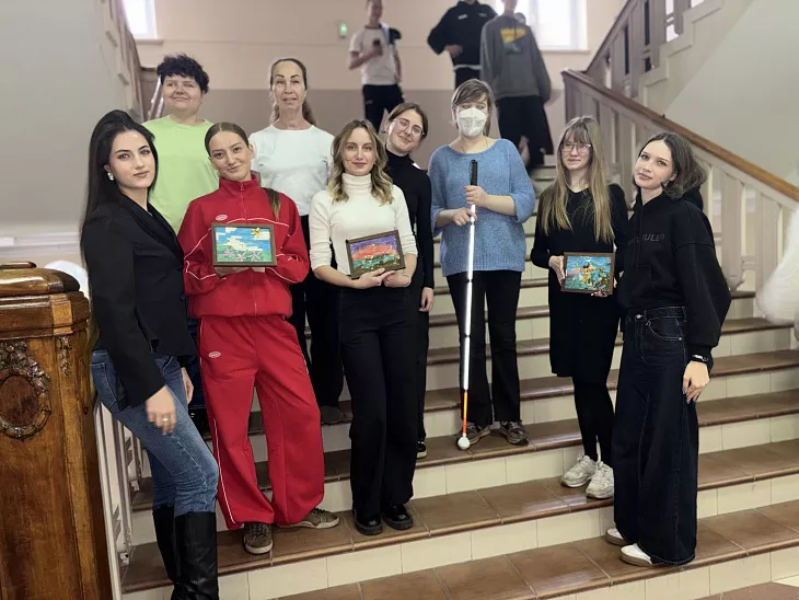 «Инклюзивный диалог. Продолжаем»: в&nbsp;БФУ прошел мастер-класс по&nbsp;янтарной мозаике |  1