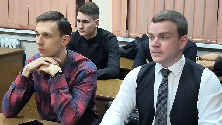 В БФУ им. И. Канта состоялся «Открытый диалог» с прокурором о правах граждан, безопасности на транспорте, о чести и долге юриста |  2