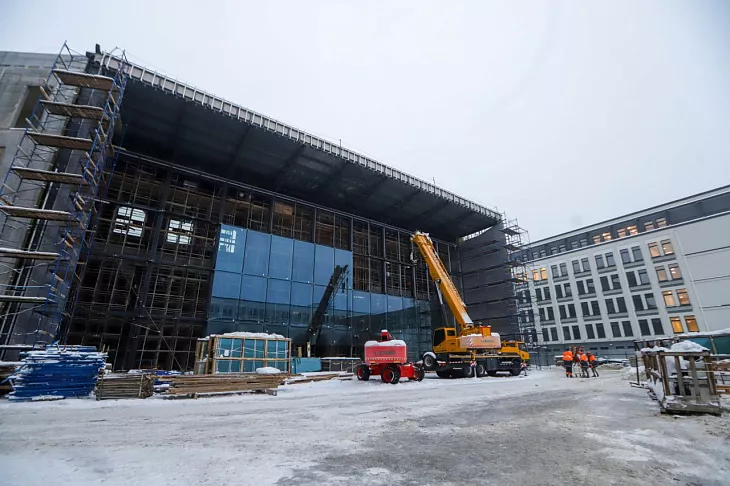 В здании конференц-комплекса неокампуса «Кантиана» завершается остекление |  2