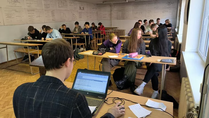 Представители БФУ и молодежной избирательной комиссии региона встретились со студентами КГТУ |  6