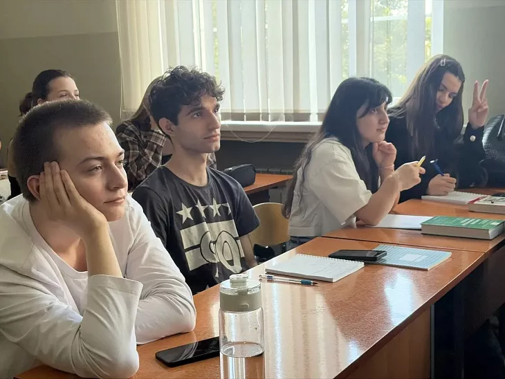 В БФУ обсудили духовно-нравственные ценности молодежи в&nbsp;контексте межнационального и&nbsp;межрелигиозного согласия |  1