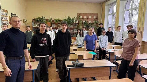 Студенты-юристы БФУ продолжают просветительские выезды в&nbsp;школы: новый формат и&nbsp;живой диалог