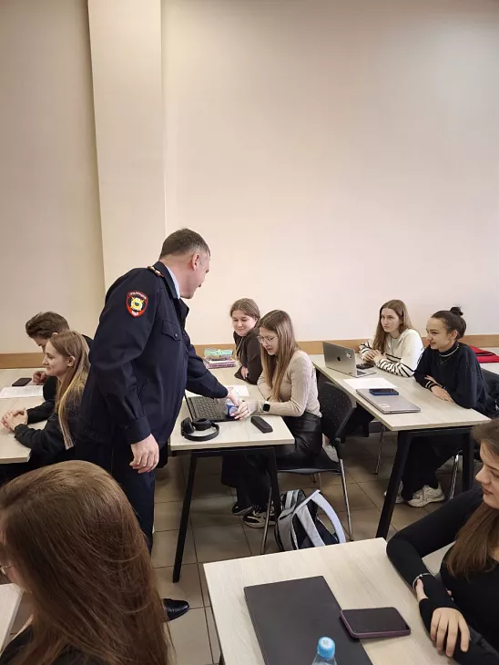 Открытый диалог с подполковником полиции: о профессиональном долге и этичном поведении  |  6