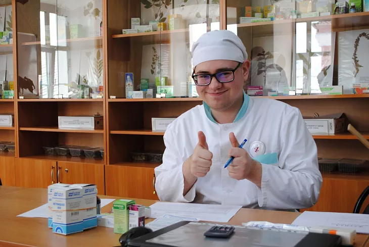 Более 130 студентов-фармацевтов и преподавателей БФУ им. И. Канта отмечают профессиональный праздник  |  2