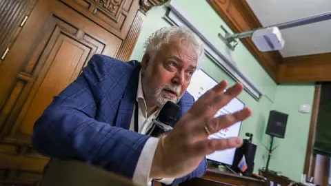  «Четыре парадокса кантовской философии»: член-корреспондент РАН Вадим Васильев прочитал лекцию для студентов 