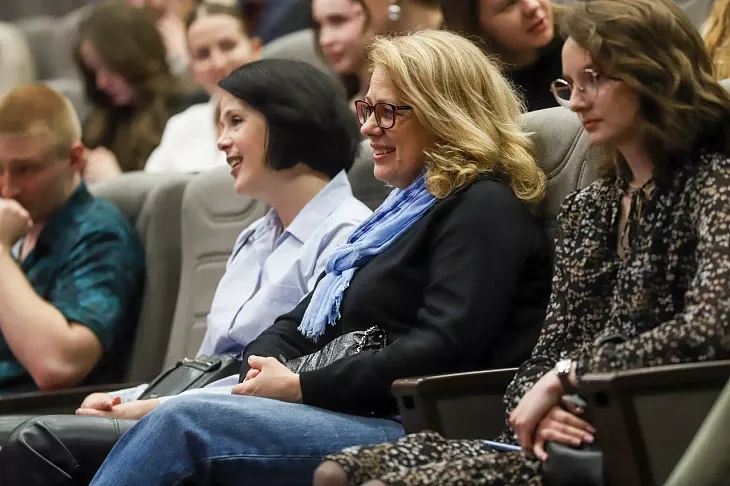 Шоу талантов, викторины и&nbsp;круассаны: студенты-лингвисты отметили День французского языка |  5