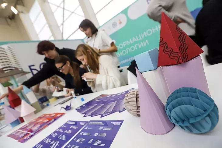 Медицина, управление, ИТ, педагогика: как БФУ им. И. Канта представлен на крупнейшей в регионе выставке образования |  9