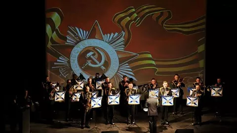 В преддверии 9 мая прошел концерт «Поклонимся великим тем годам...»