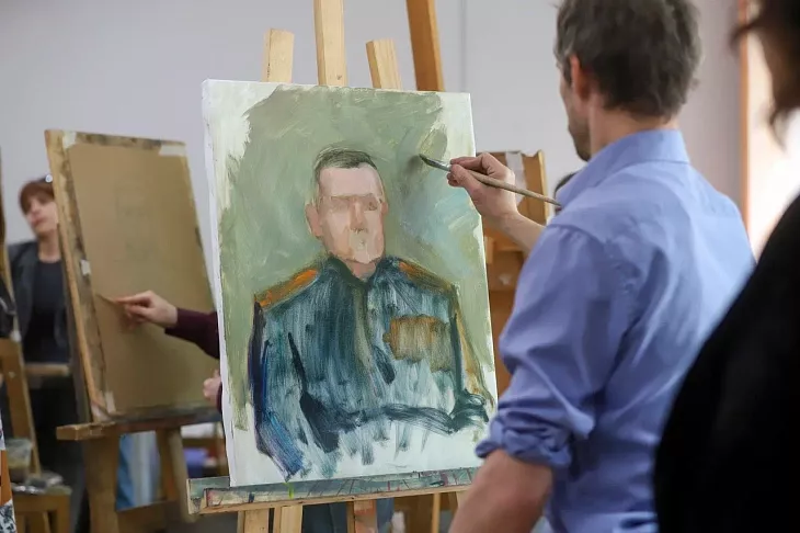 Портреты для&nbsp;героев: художники БФУ рисуют участников боевых действий |  1