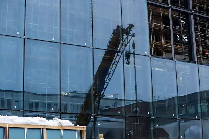В здании конференц-комплекса неокампуса «Кантиана» завершается остекление |  1