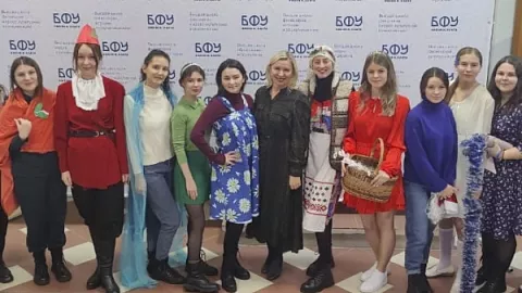 Студенты Высшей школы психологии и образования показали спектакль по сказке «12 месяцев»