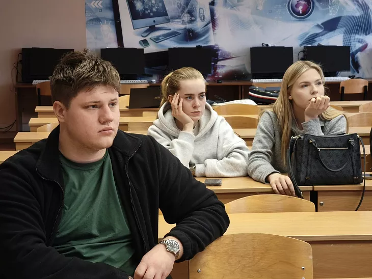 Открытый диалог: эксперт БФУ раскрыл студентам РАНХиГС секреты антитеррористической защиты |  5