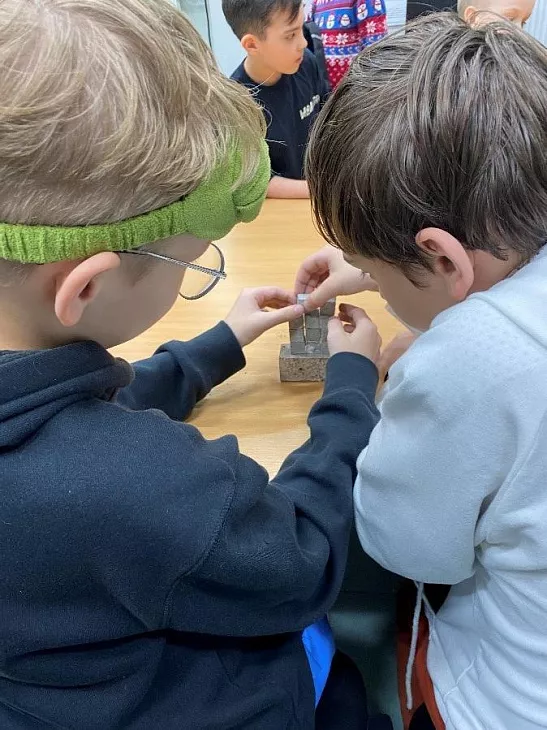 Школьники посетили Центр высокоточного строительного оборудования БФУ |  6