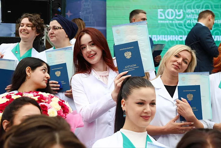 В 2026 году Медицинский и&nbsp;Университетский колледжи выпустили 674 молодых специалиста |  3