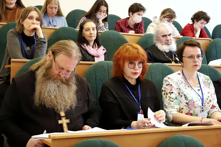 В БФУ проходят Кирилло-Мефодиевские чтения к 350-летию Петра I |  1