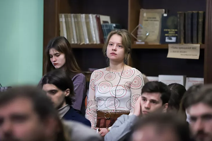 «Новая версия семиотики и семантики»: профессор Сурен Золян презентовал монографии, посвященные философии языка |  6