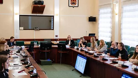 В региональном правительстве отметили важность продвижения проекта «Обучение служением»