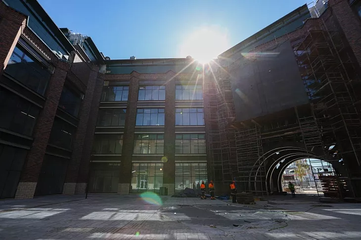 В корпусе «Биомед» кампуса «Кантиана» завершилось остекление |  1