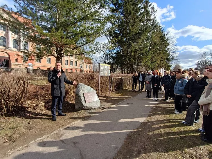 Историки БФУ увековечили в Калининградской области 410-ю годовщину избрания Романовых на царство |  2