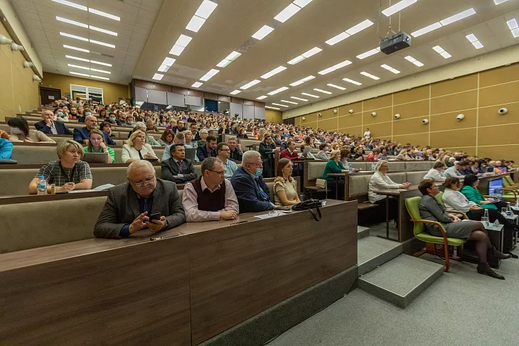 В БФУ собрались более 300 экспертов для обсуждения современных технологий в медицине |  7