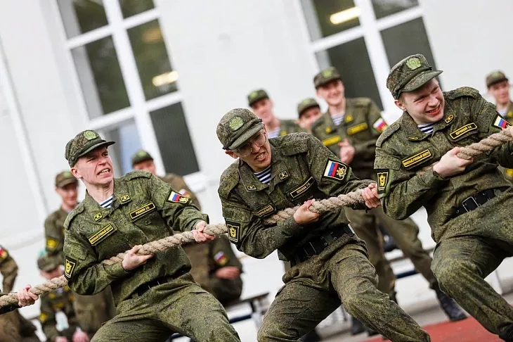 Стрельба, эстафеты, канат: в Военном учебном центре определили самый спортивный взвод |  12