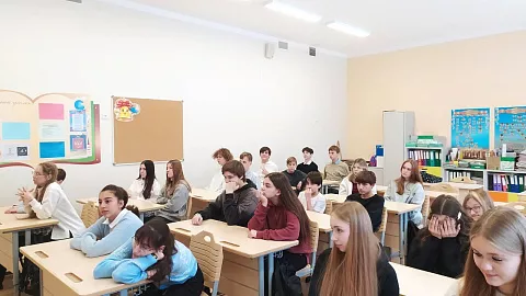 Студенты БФУ продолжают серию профилактических уроков для&nbsp;калининградских школьников