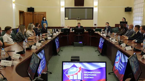 Выпускникам президентской программы вручили дипломы в правительстве Калининградской области