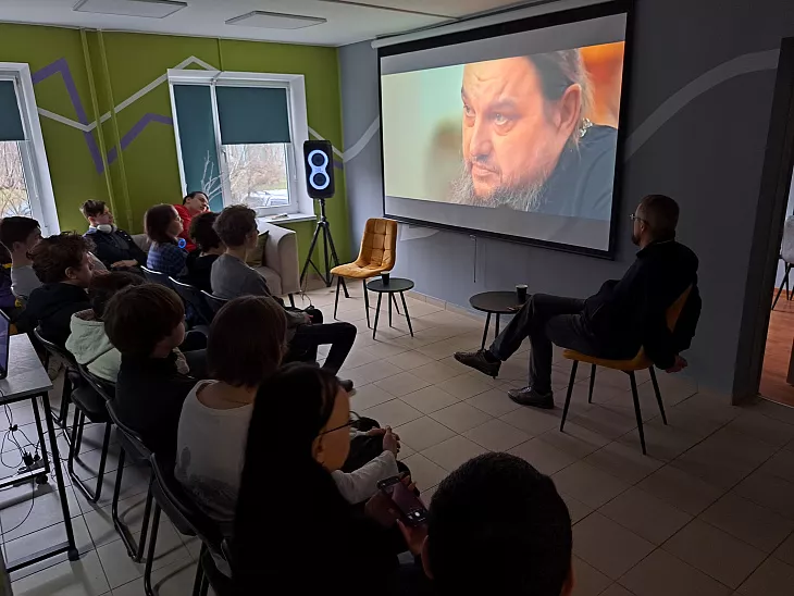 Дискуссионная площадка «Открытый диалог»: о силе духа, подвиге героев СВО и простых людей |  2