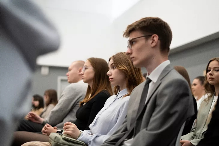 Студенты БФУ встретились с главой администрации городского округа  |  3