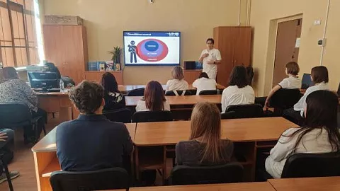 Эксперт университета обсудил актуальные вопросы противодействия терроризму с калининградскими старшеклассниками 