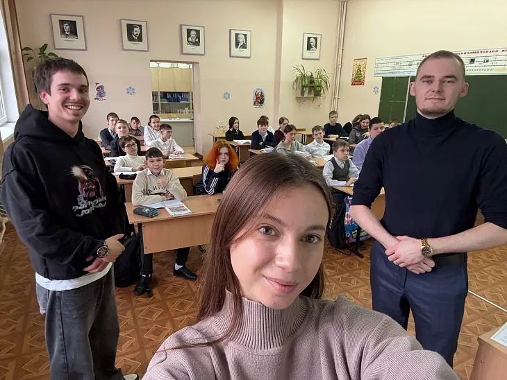 Студенты-юристы БФУ продолжают просветительские выезды в&nbsp;школы: новый формат и&nbsp;живой диалог |  2