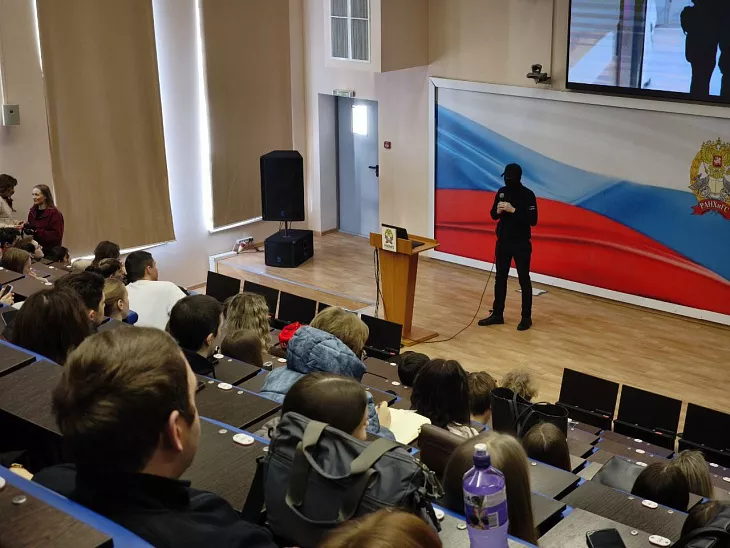 Открытый диалог: Координационный центр БФУ провел в&nbsp;Западном филиале Президентской академии встречу по&nbsp;противодействию экстремизму |  1