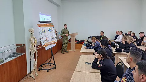 Полицейским рассказали об истории и современных реалиях СВО