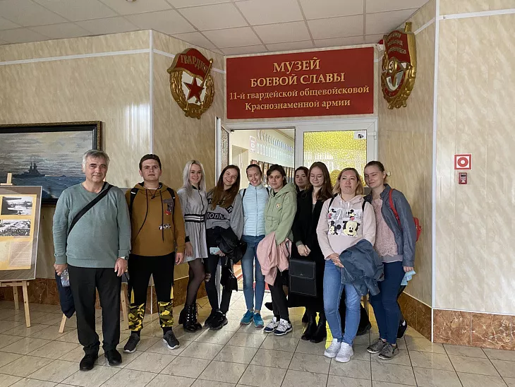 Студенты Медицинского колледжа БФУ посетили музей 11-й гвардейской общевойсковой Краснознаменной армии |  3