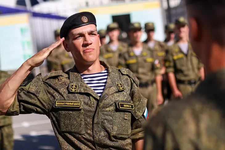 99 студентов БФУ им. И. Канта успешно завершили обучение в Военном учебном центре |  2