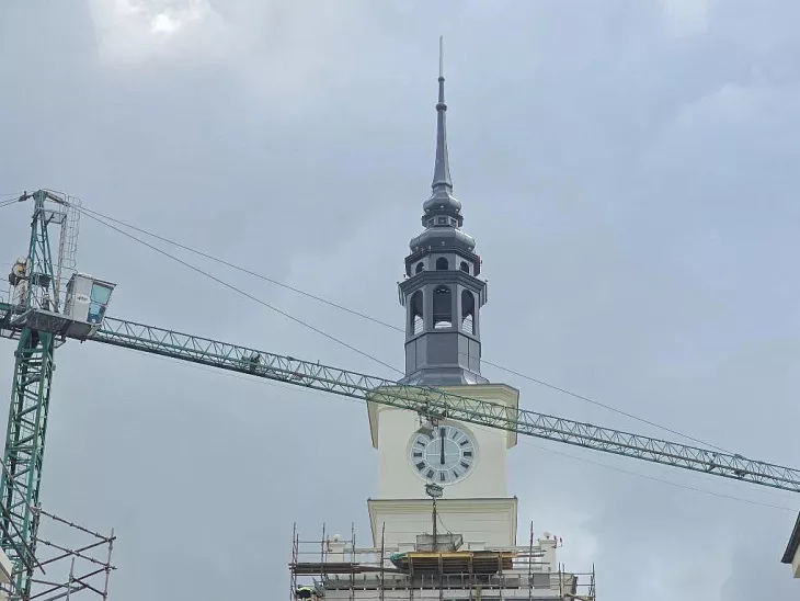 ППК «Единый заказчик»: «На 60-метровой башне кампуса в&nbsp;Калининграде начали устанавливать часы» |  1